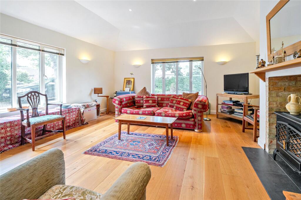 Horsecroft Road, Bury St Edmunds, Suffolk, IP33 photo 4