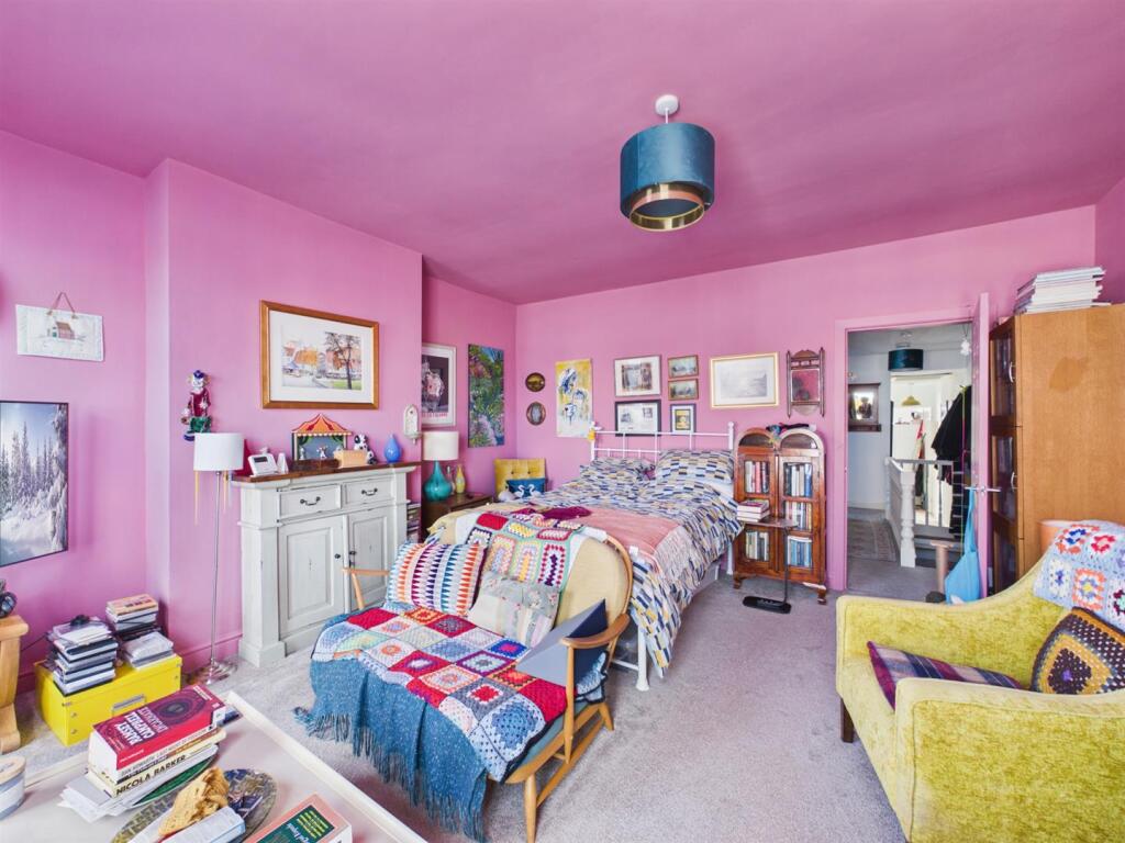 Apartment in Wirral, Liverpool City Region - View 5