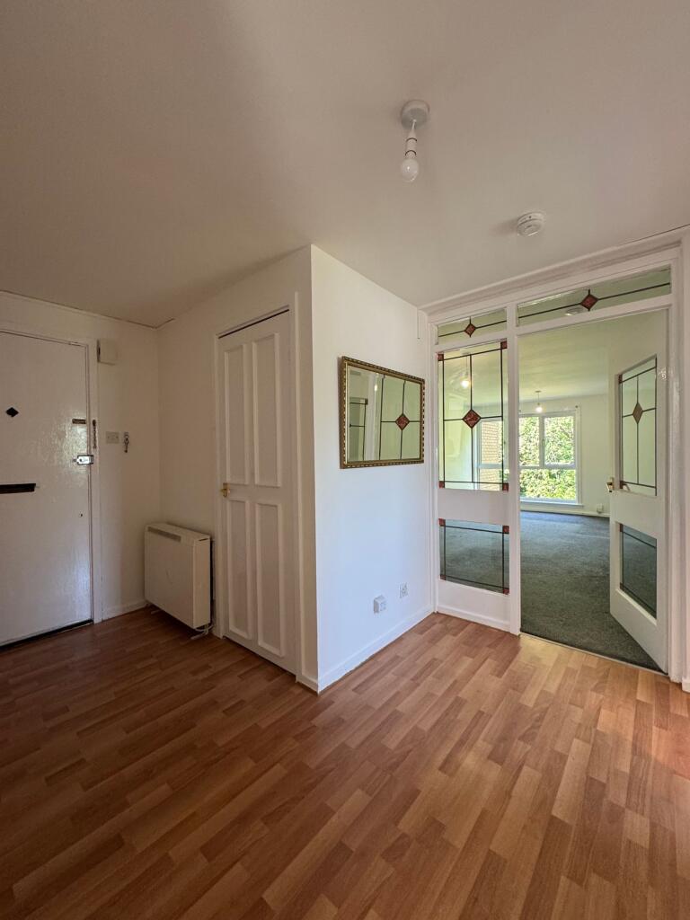 Apartment in Edinburgh, Grovewood, East Craigs - View 3