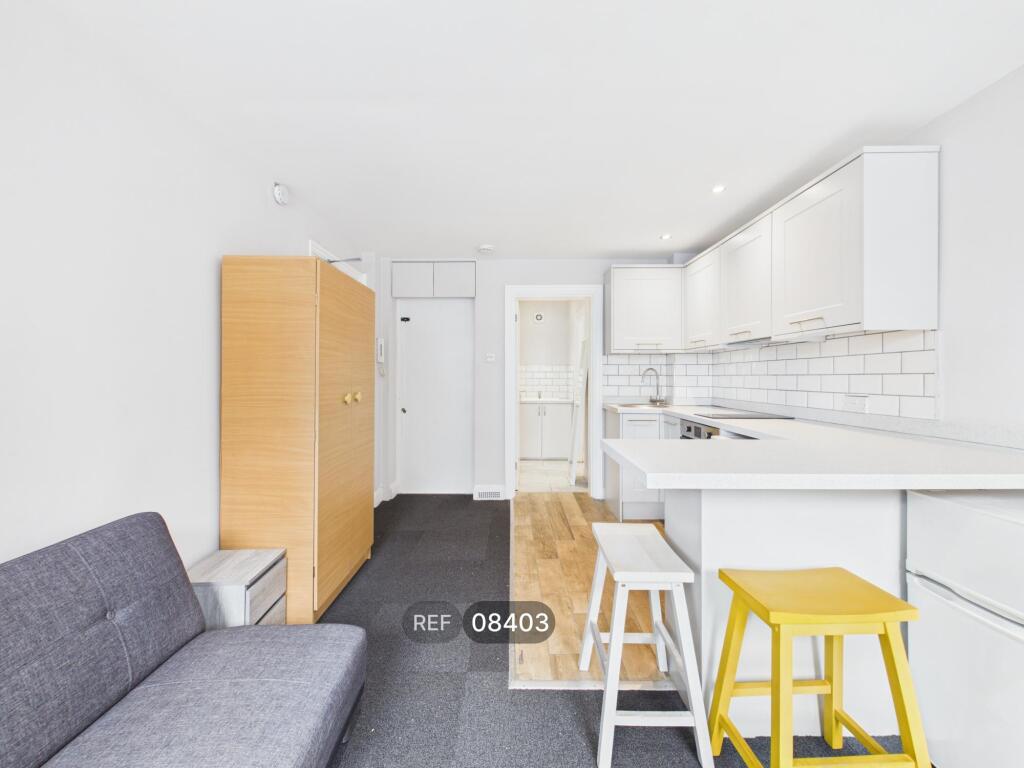 Apartment in London - More