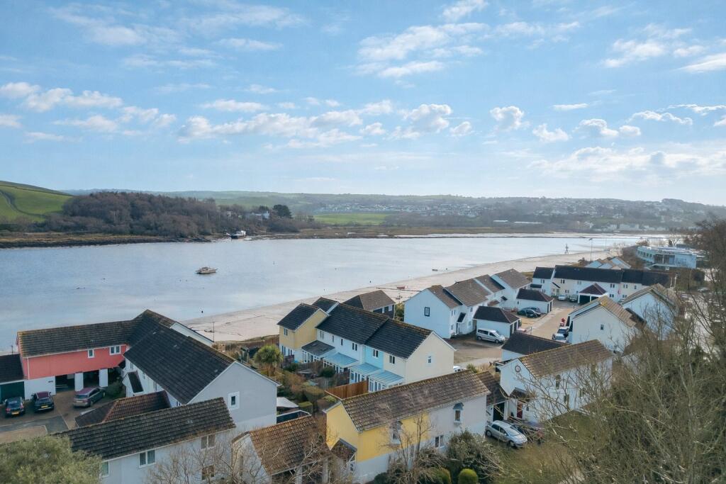 Riverside Court, Bideford, EX39 photo 2