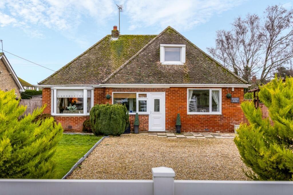 House in West Lindsey, Aisthorpe - View 2