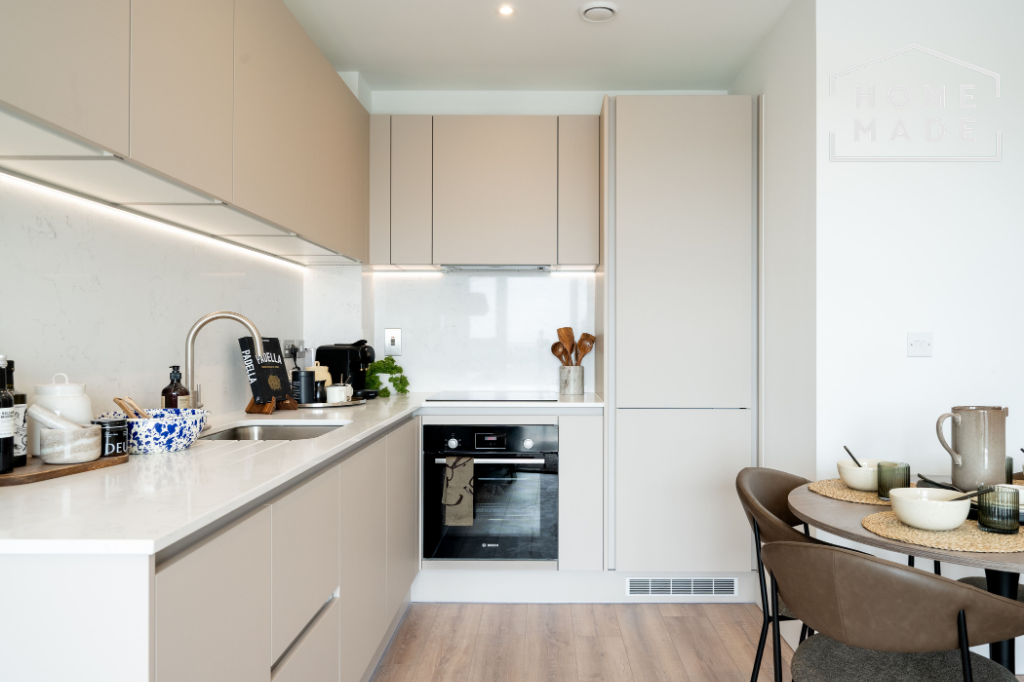 Apartment in Slough - View 5
