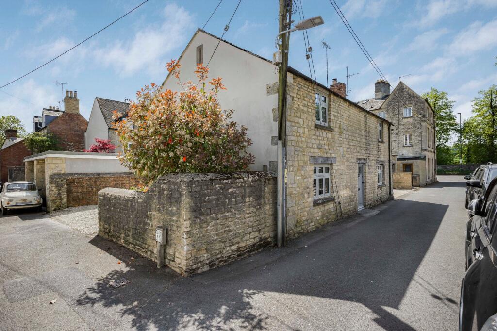 3-bed detached on Albion Street, Stratton, Cirencester, GL7, £500,000