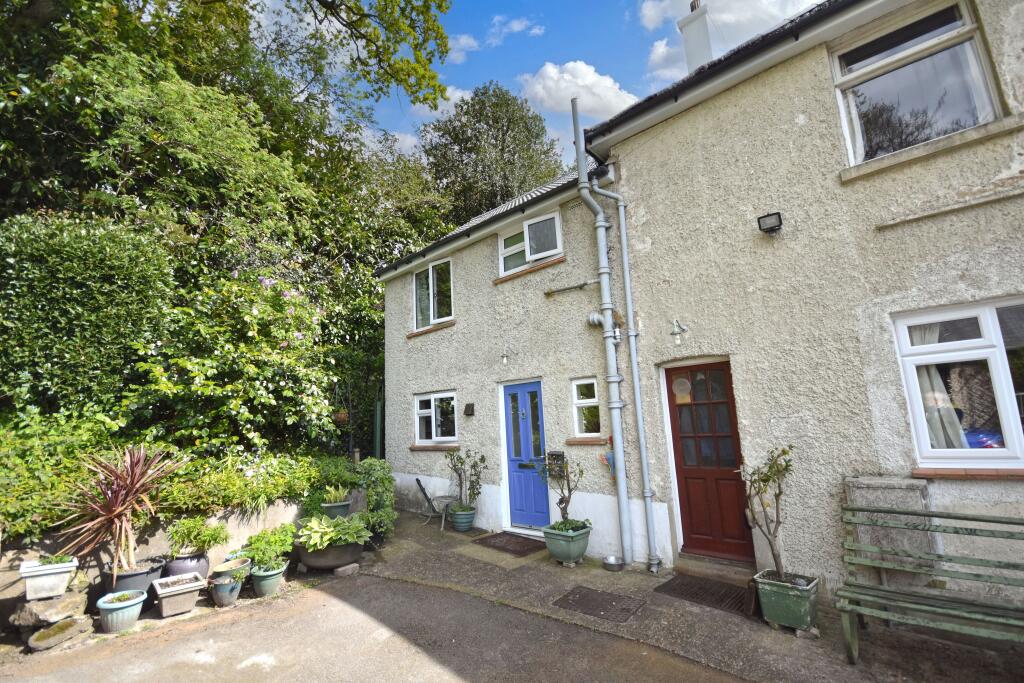 Main image of property: York Crescent, Aldershot, Hampshire, GU11