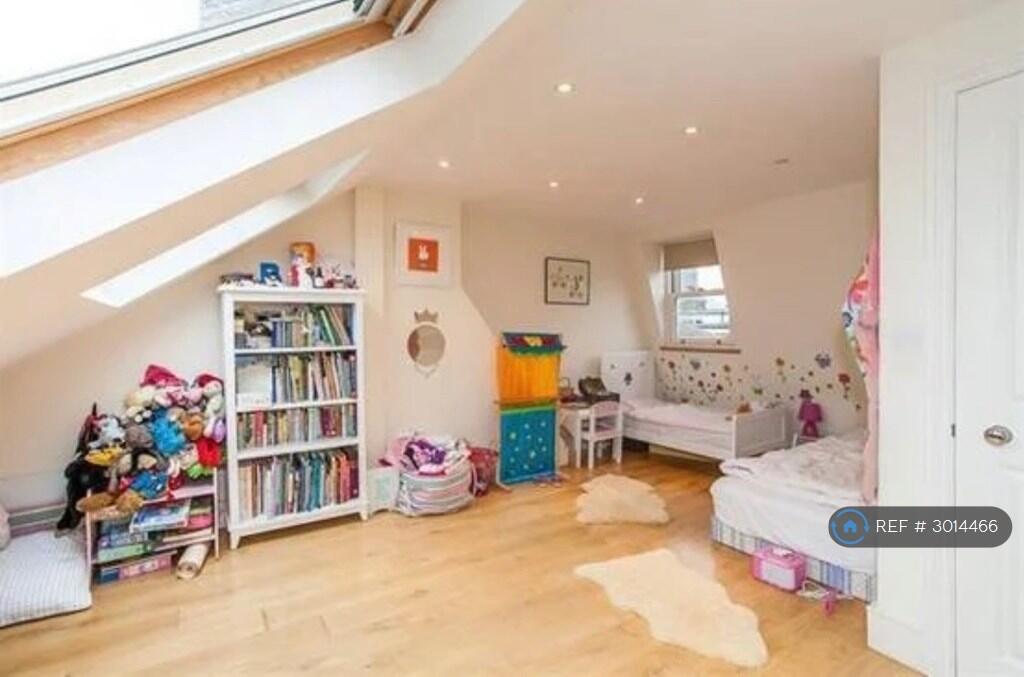 House in London - View 5
