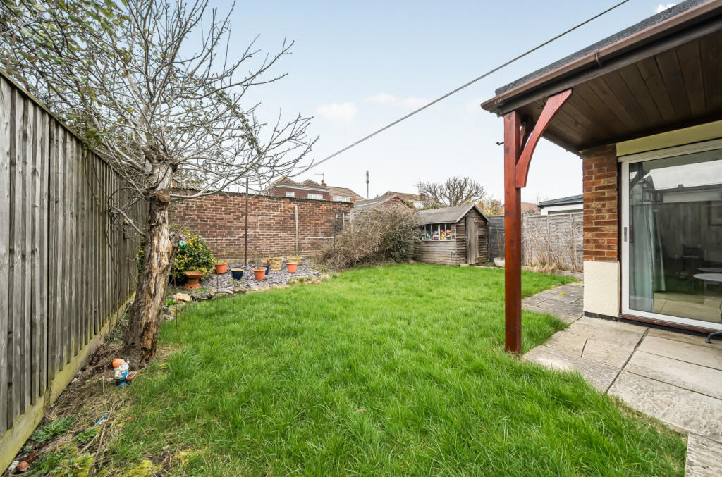 Colebrook Road, Stratton St Margaret, Swindon, SN3 photo 4