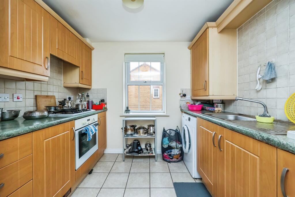 Apartment in Ashfield, Hucknall - More
