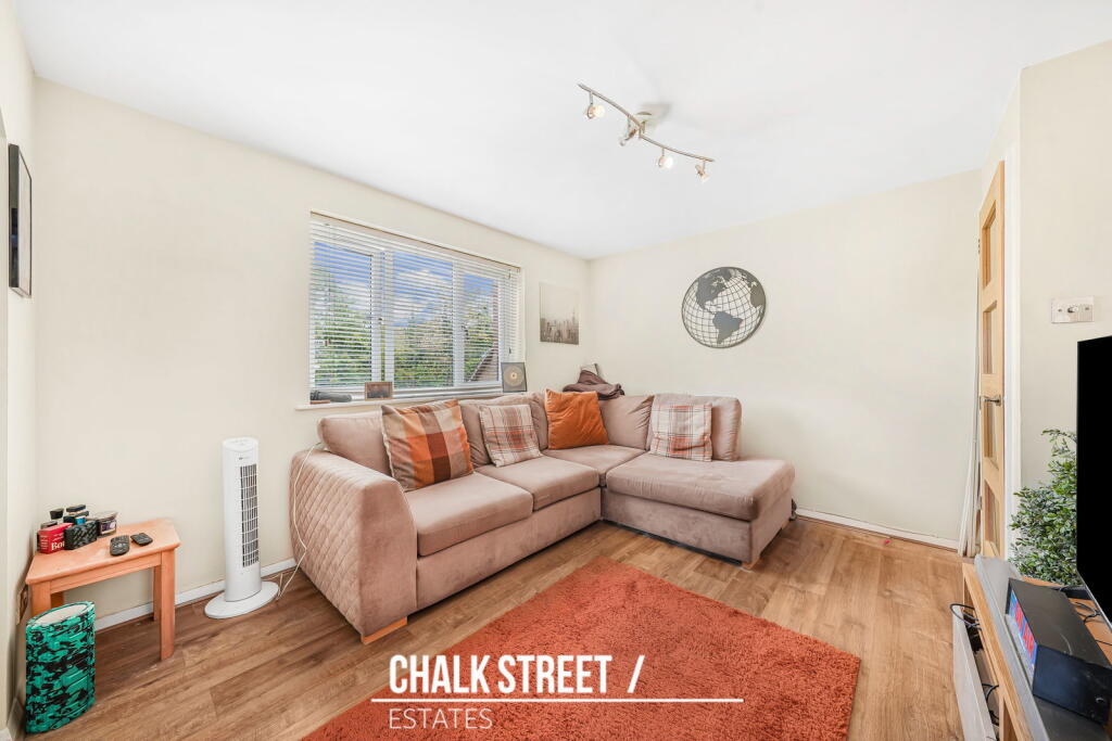 Apartment in London, Hornchurch - View 3