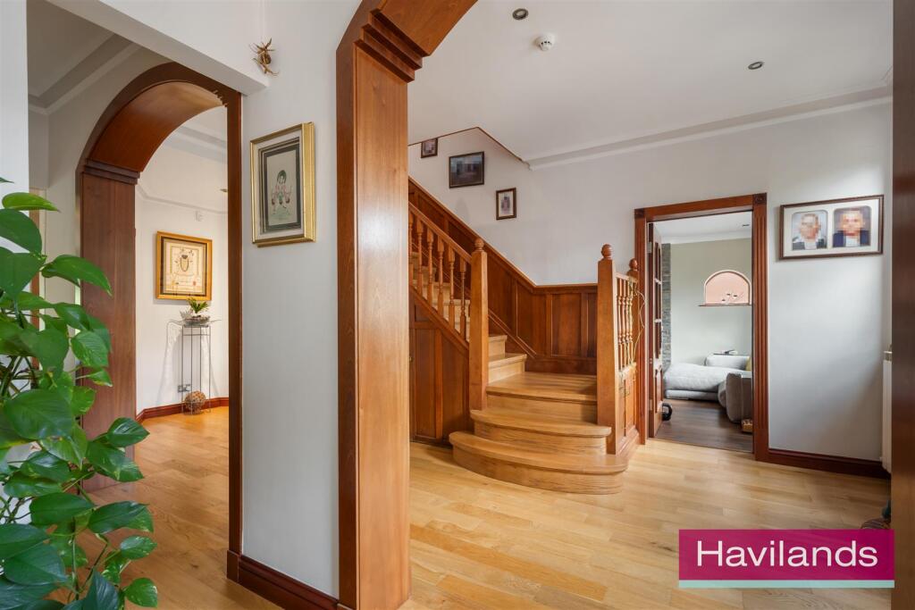 House in London - View 3