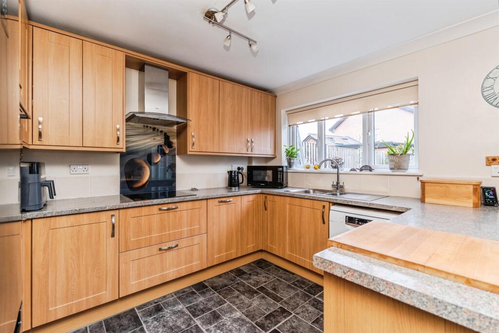 Testbourne Road, Totton, SOUTHAMPTON photo 4