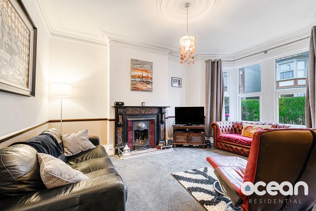 Hainault Avenue, Westcliff-On-Sea, Essex, SS0 photo 4