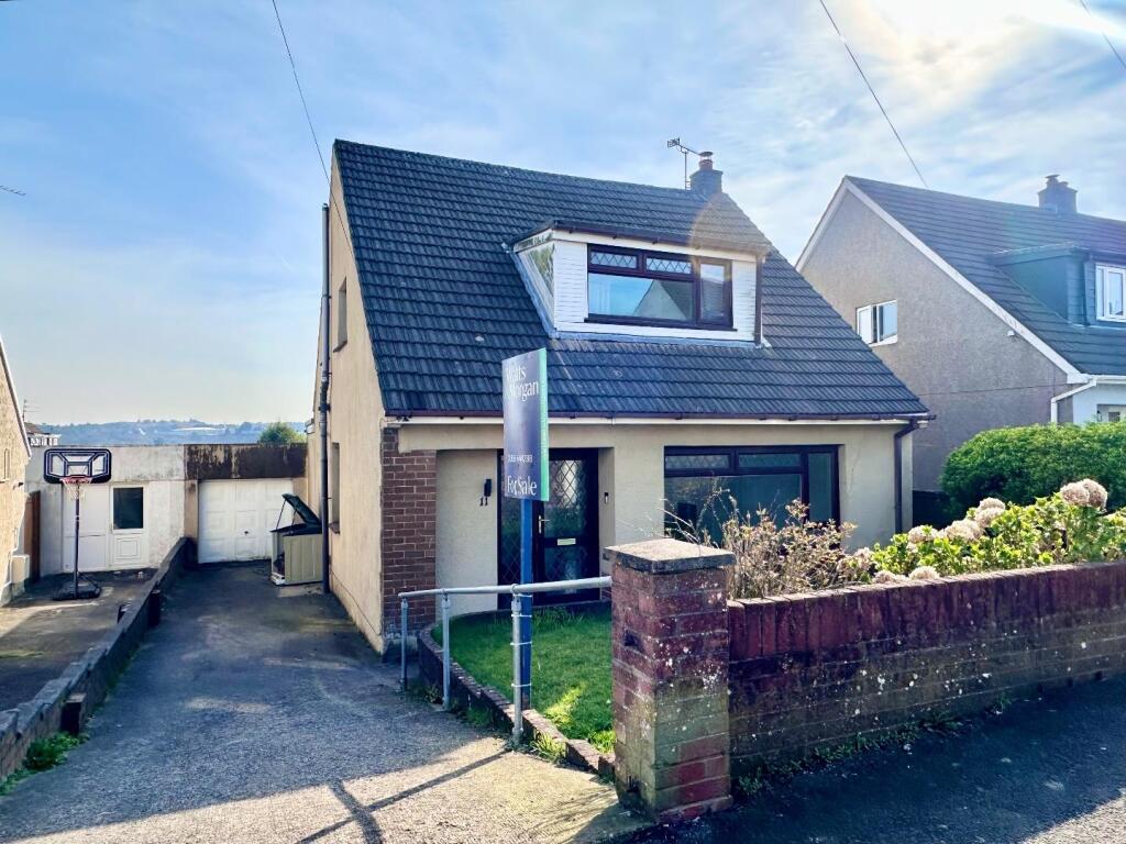 3-bed detached on Chantal Avenue, Pen-Y-Fai, Bridgend County Borough, CF31 4NN, £285,000