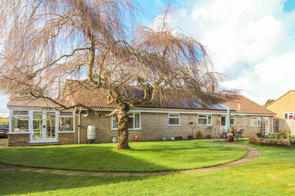 Meadowside Yeovil Road, East Coker, Yeovil photo 2