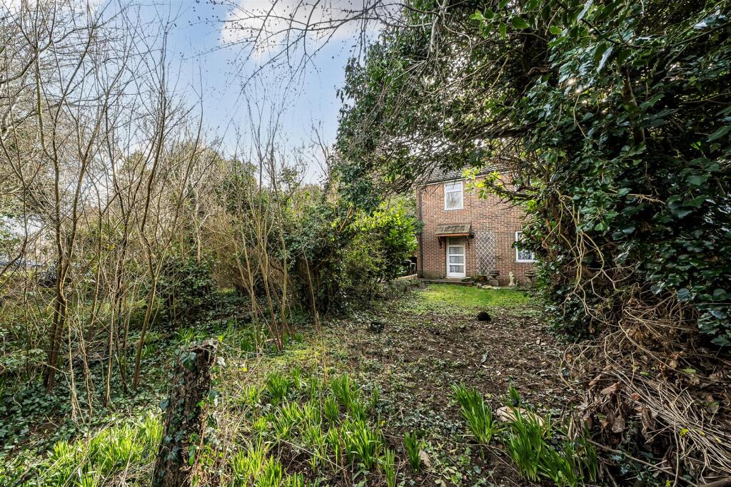 Main image of property: Crosslands Drive, Abingdon, OX14