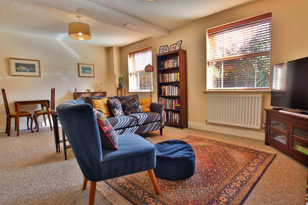 Apartment in Worcester - View 5