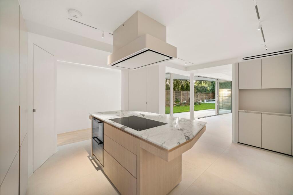 House in London - View 5