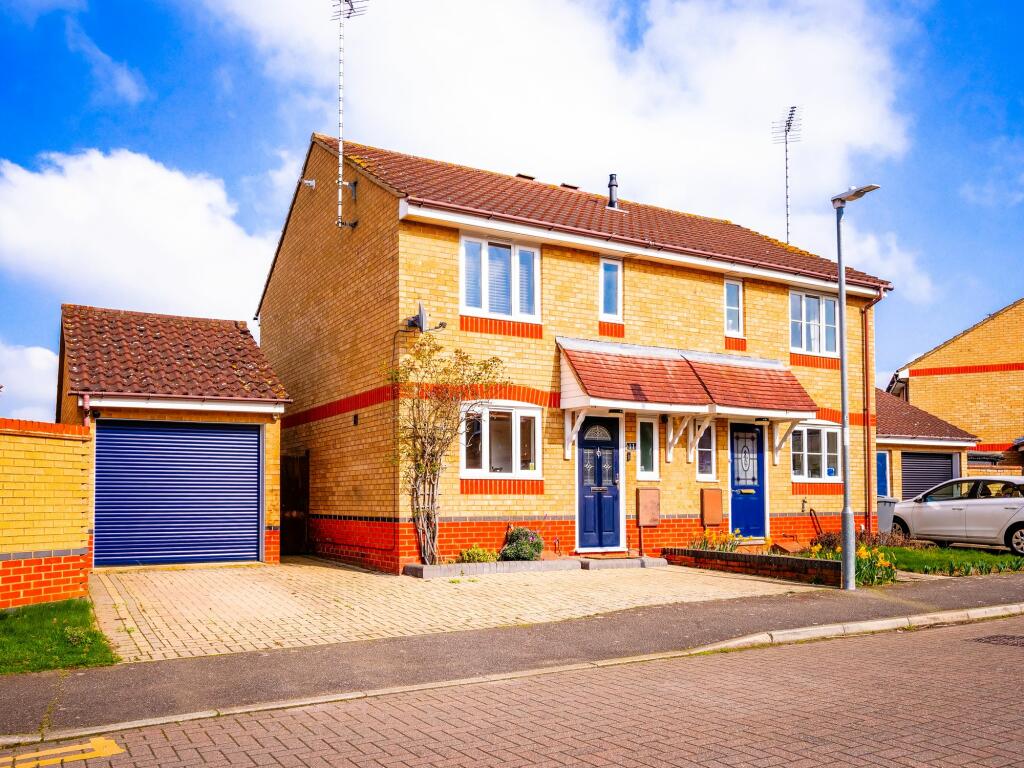 Main image of property: Heron Gardens, Rayleigh, SS6