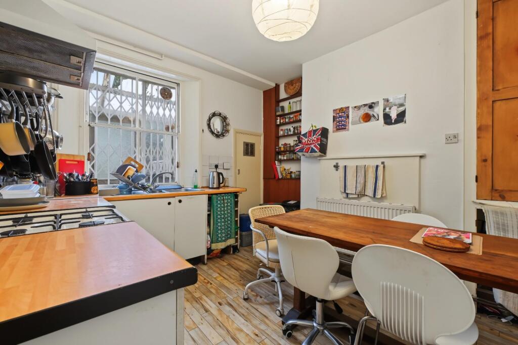 House in London - View 4