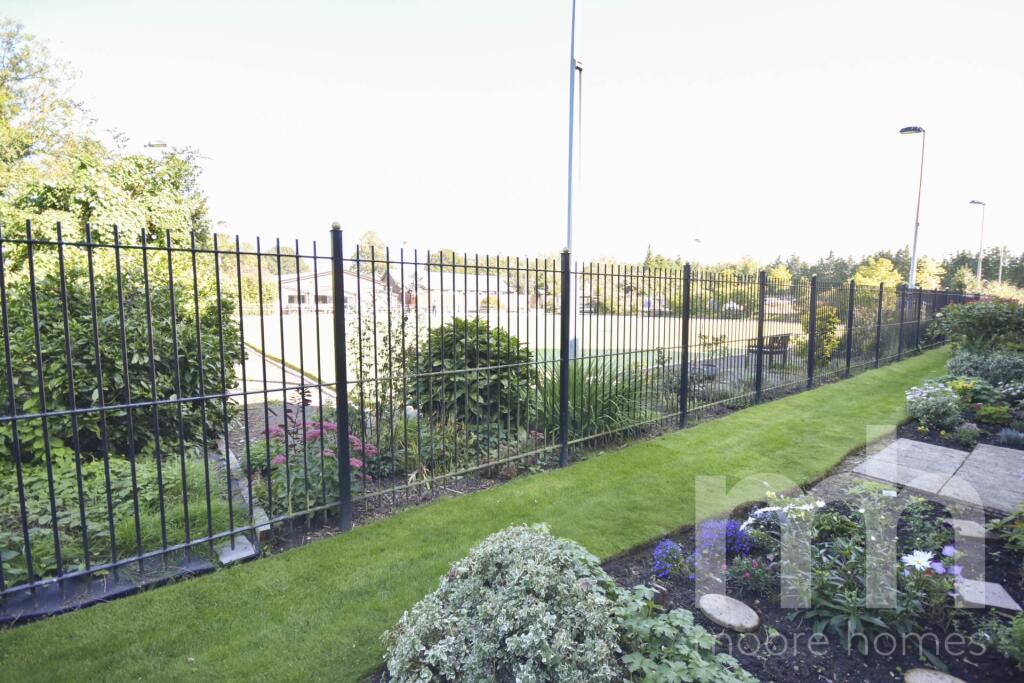 HOLLAND COURT, Poynton, SK12 1PL photo 4