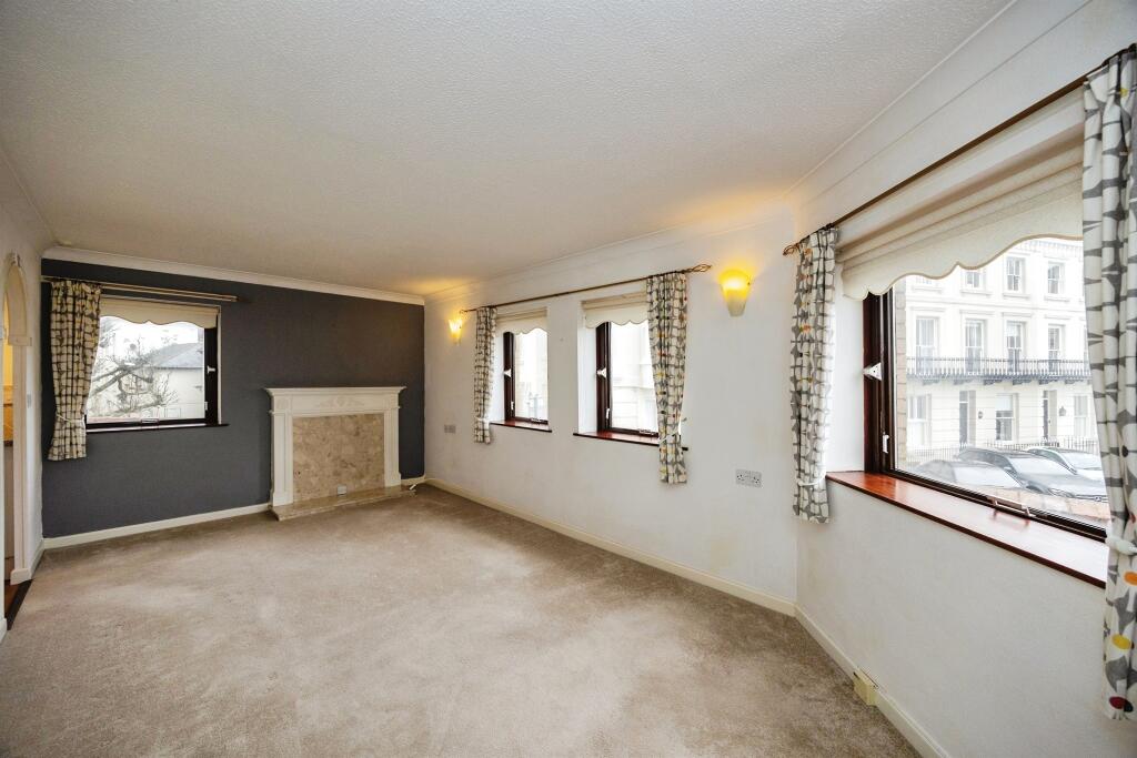 1-bed house on Clarence Parade, Southsea, £90,000