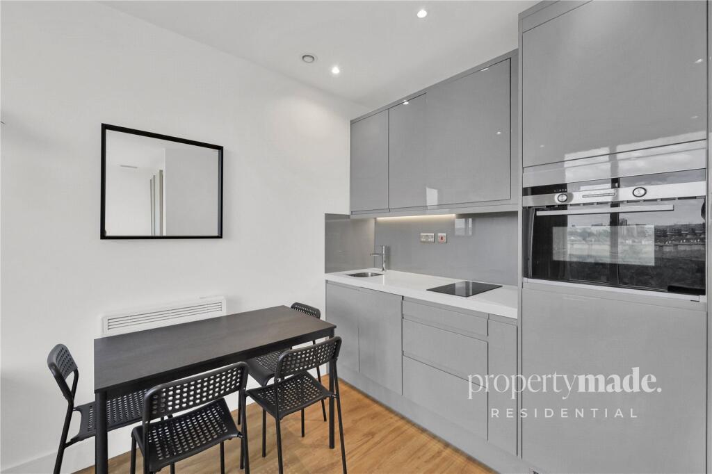 Apartment in London - View 5