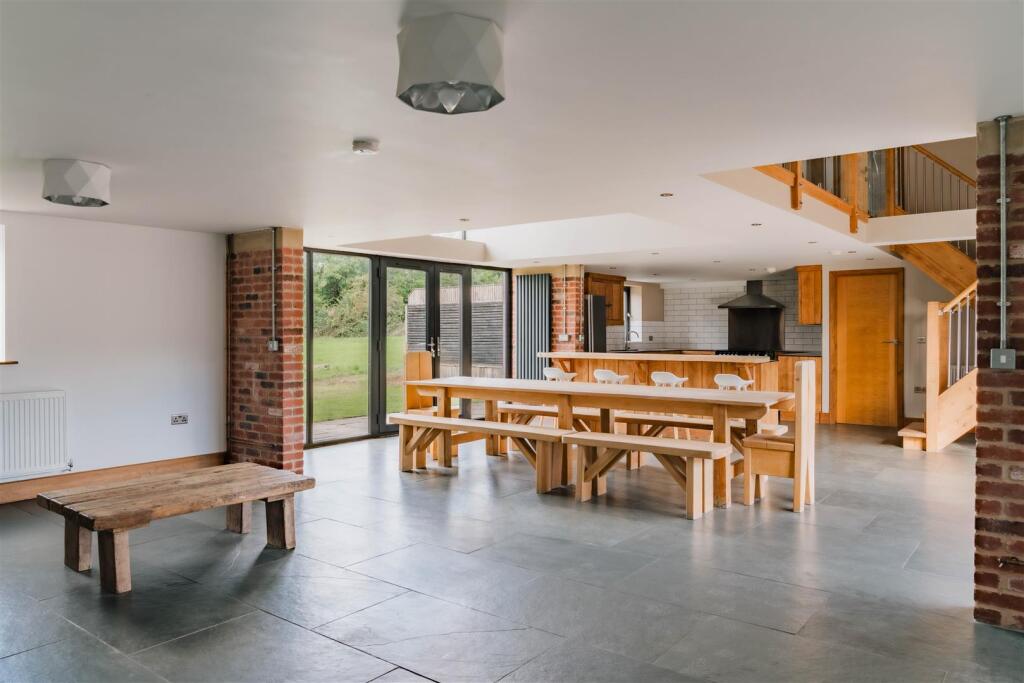 House in Derby - View 5