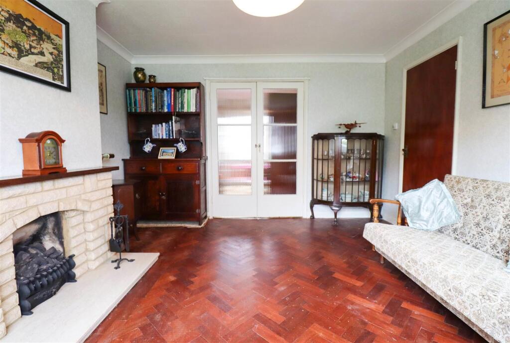 Chesilton Crescent, Church Crookham, Fleet - View 4