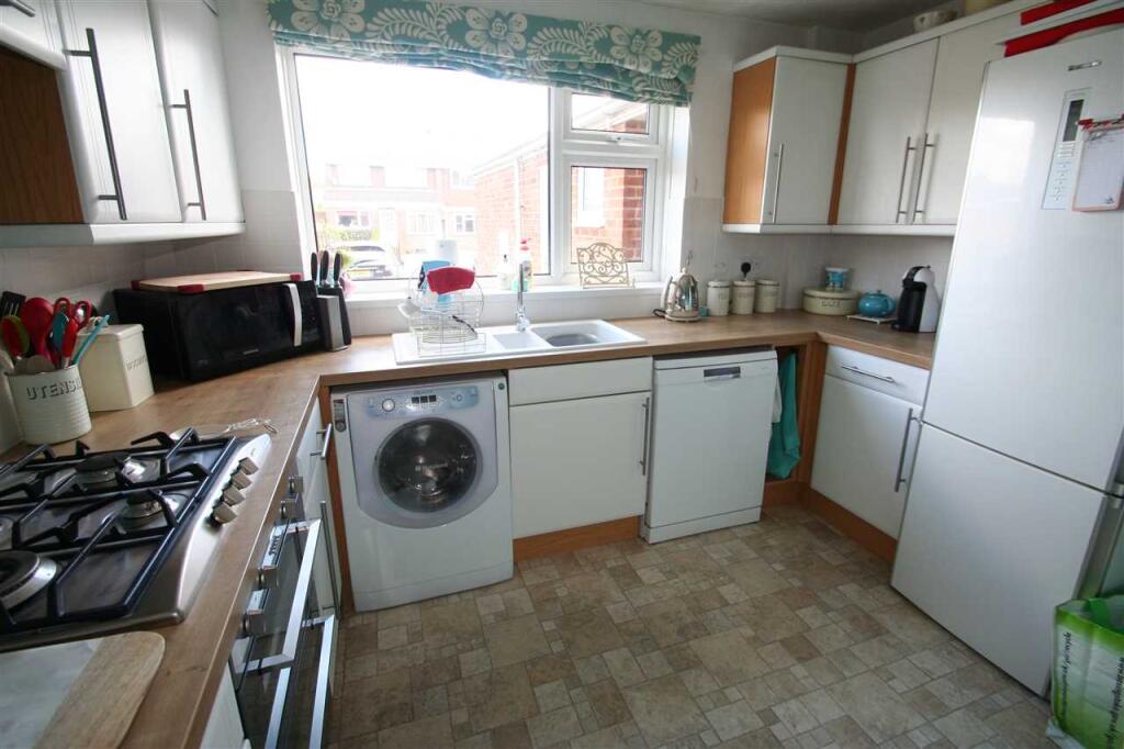 House in Basingstoke and Deane, Viables - View 4
