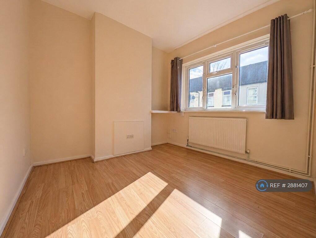 House in Rochester - View 4