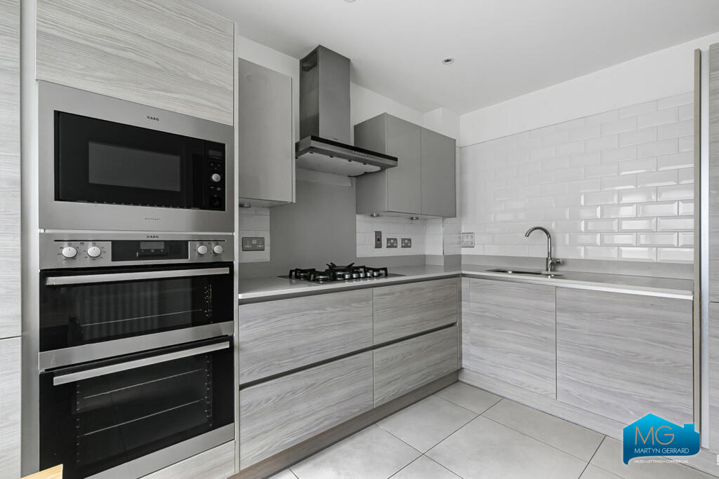 House in London - View 2