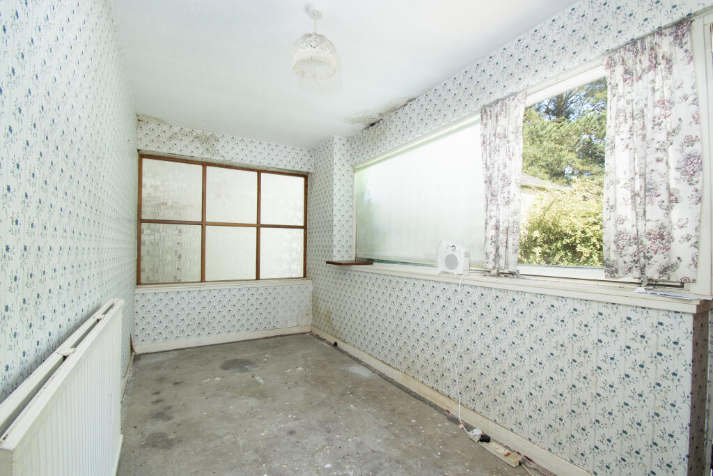 House in Dundee - More