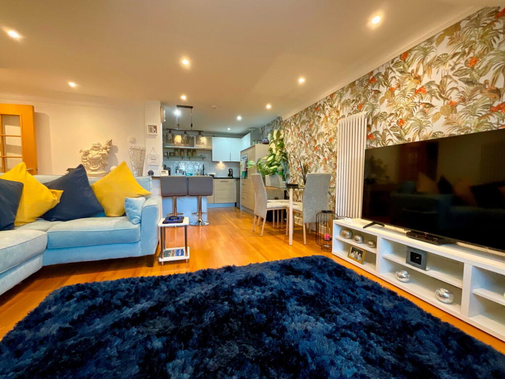 Apartment in Sefton, Liverpool City Region - More