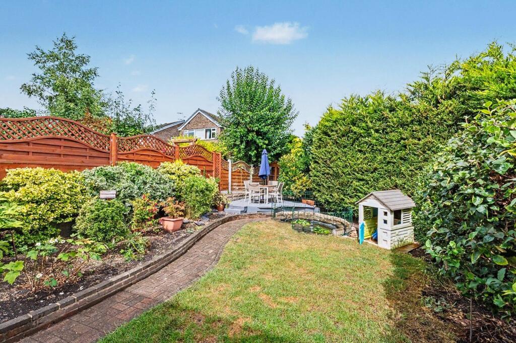 House in Bradford, Fourlands, Idle - More