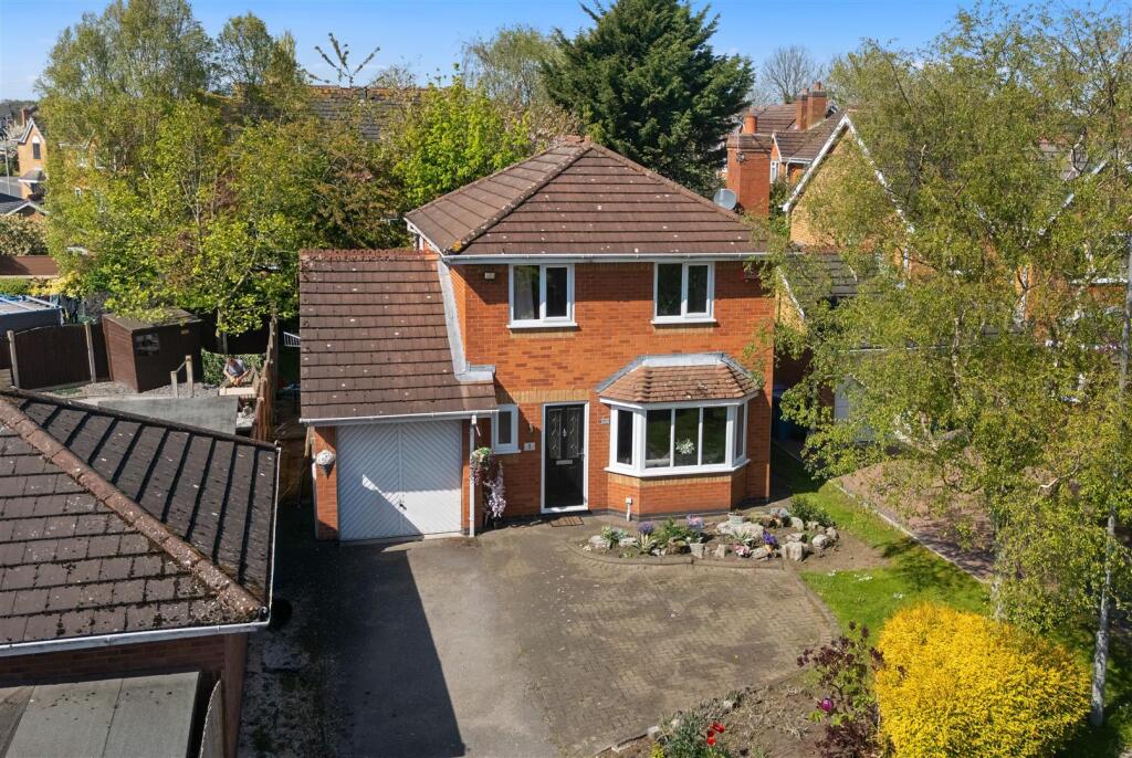 3-bed detached on Sprig Close, Aintree, Liverpool, £275,000