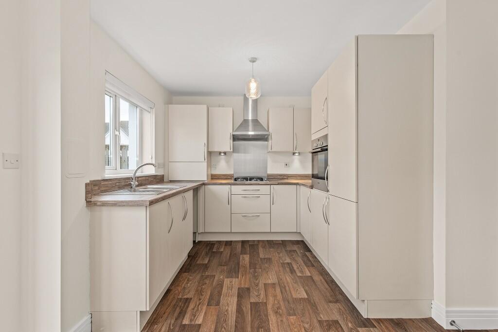 House in Larbert, Kinnaird Village - View 3