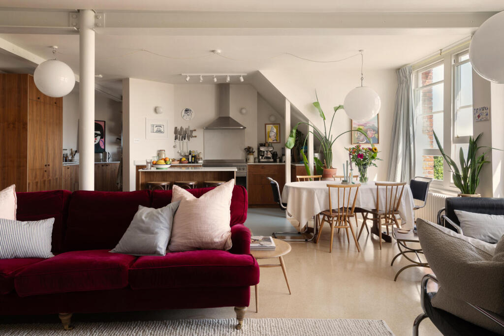 House in Canterbury - View 3