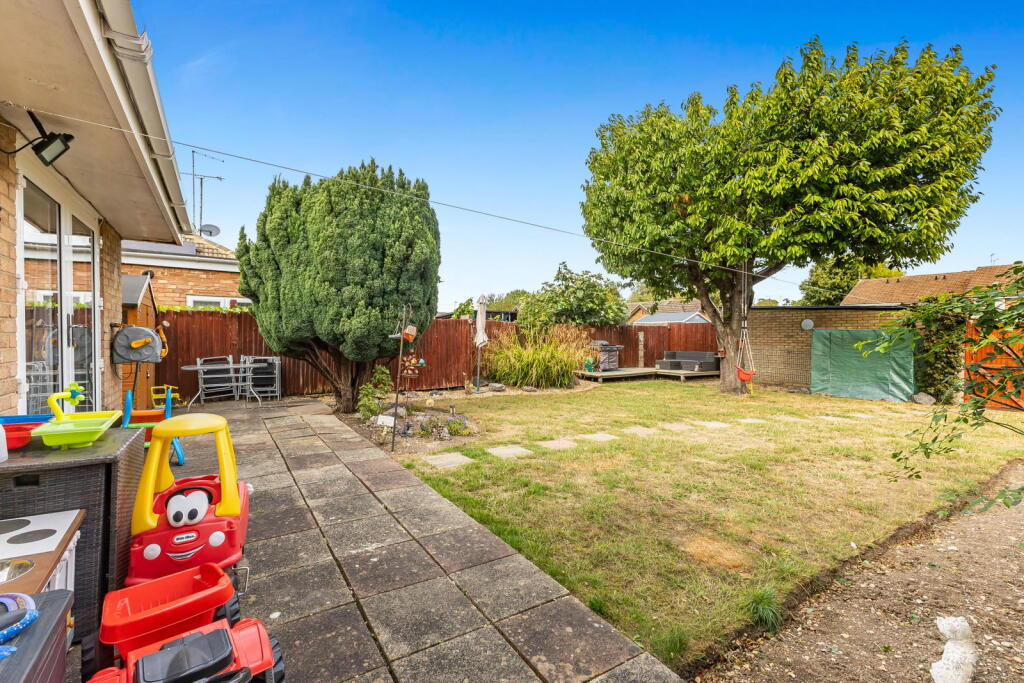 House in Luton - View 4