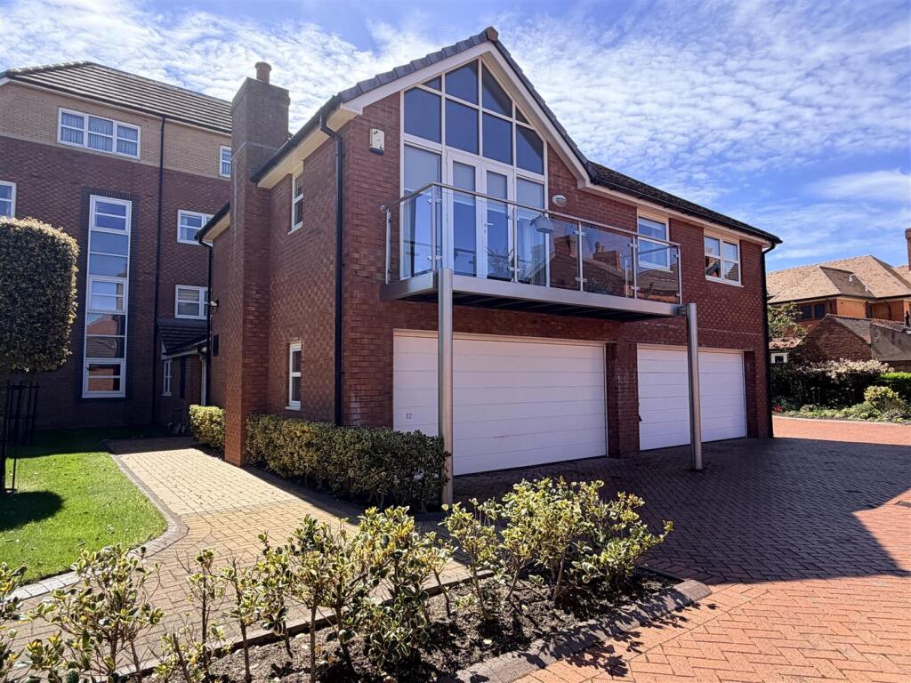 Main image of property: Ribble Point, Inner Promenade, Fairhaven, Lytham St Annes