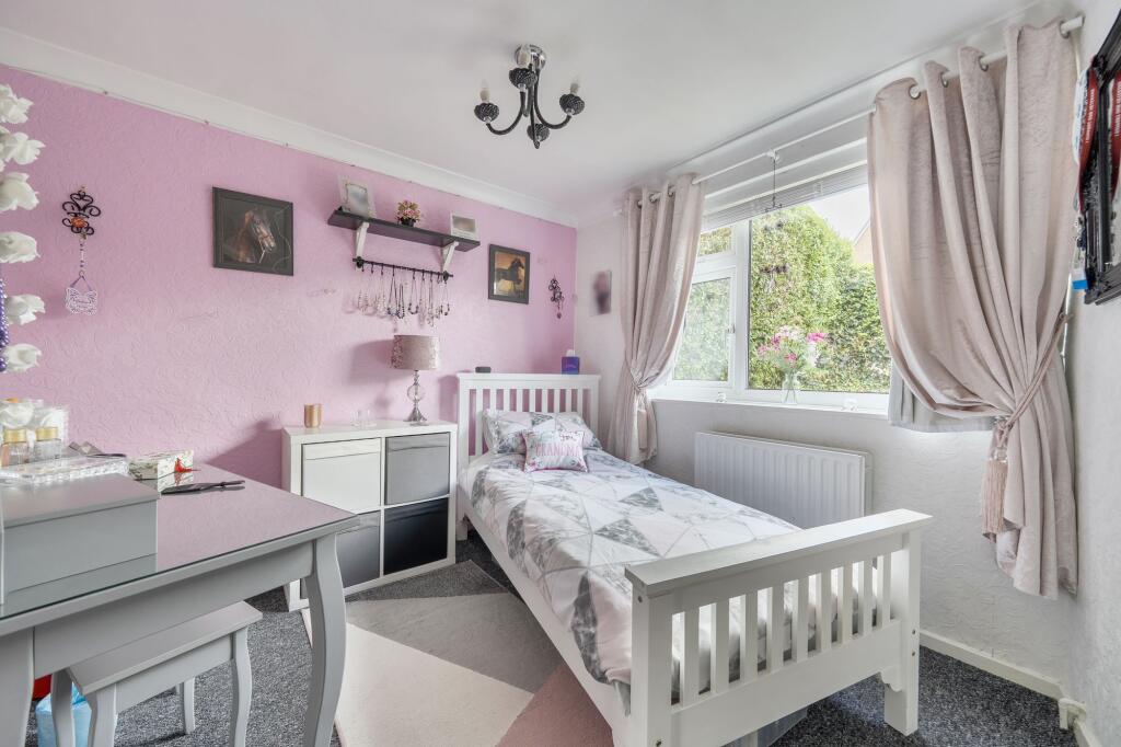 Apartment in Salisbury, Wiltshire - More