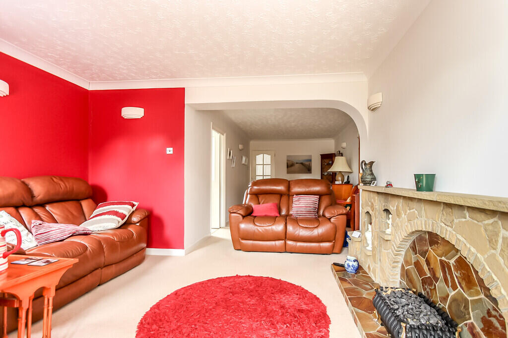 House in Northampton, Little Harrowden - View 3
