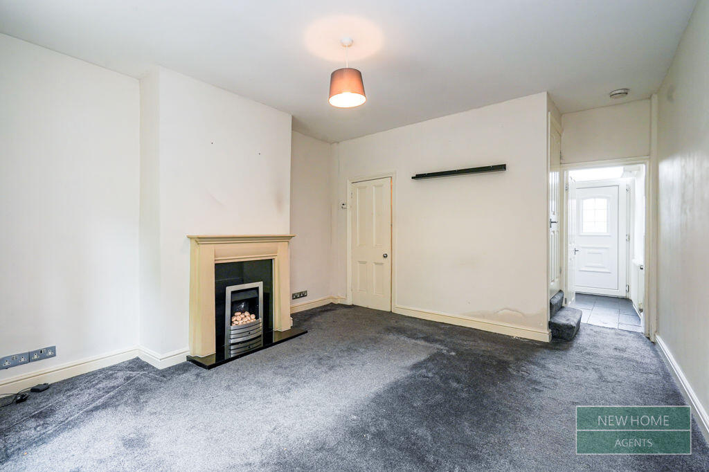 House in Wakefield, Horbury - More