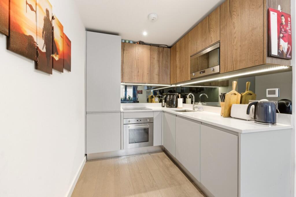 Apartment in St Albans - View 4