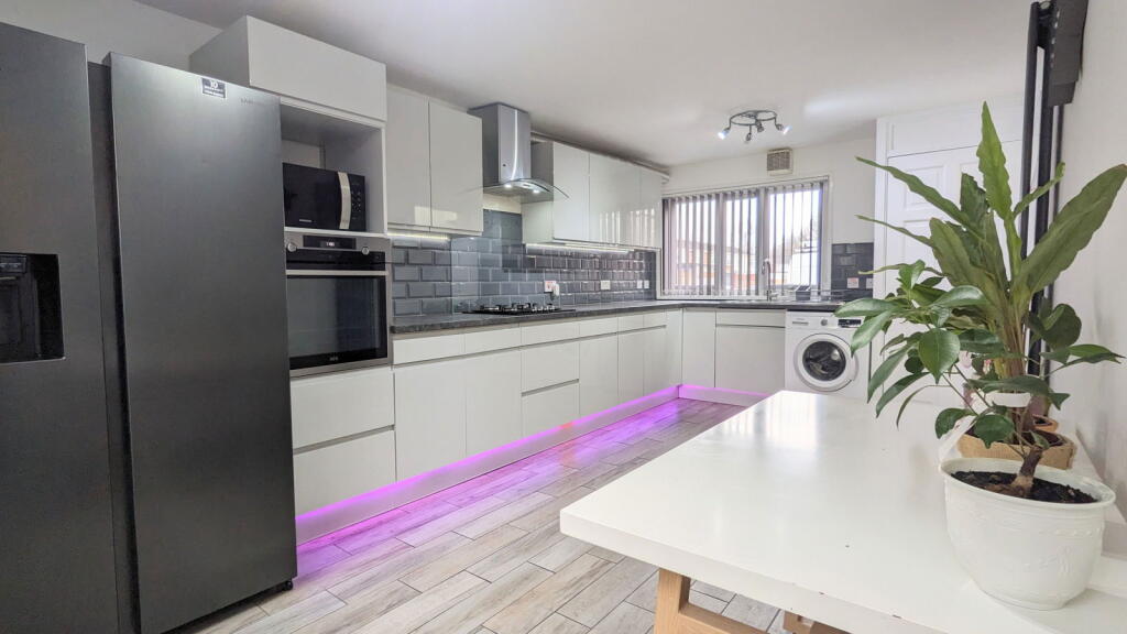 House in West Lancashire, Skelmersdale - View 2