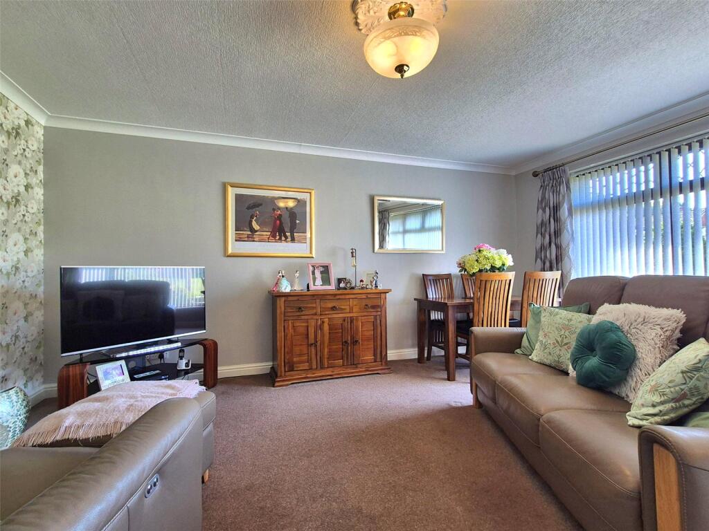 Shelfield Close, MOUNT NOD, Coventry, CV5 photo 3