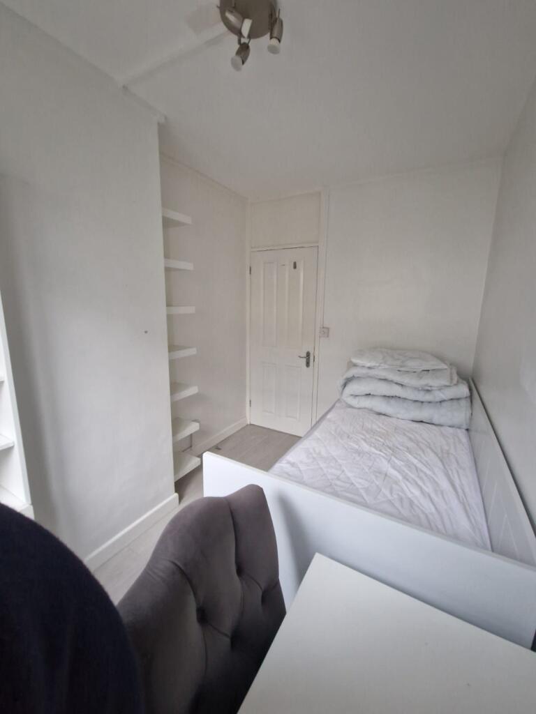 3 bedroom maisonette for rent