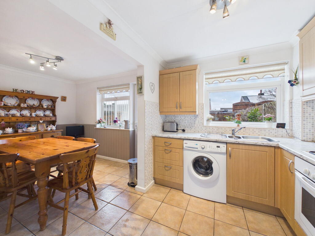 The Oaklands, Kidderminster, DY10 photo 3