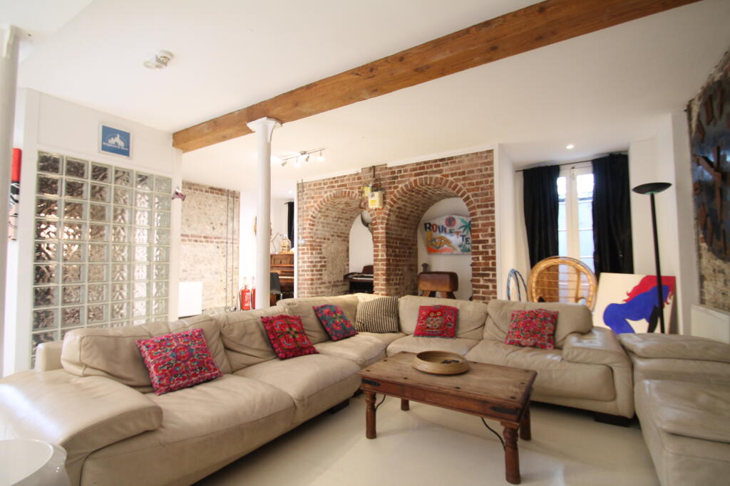 Main image of property: Stone Street, Brighton, BN1 2HB