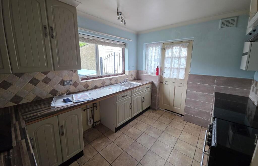 House in Castle Point, Essex - View 5
