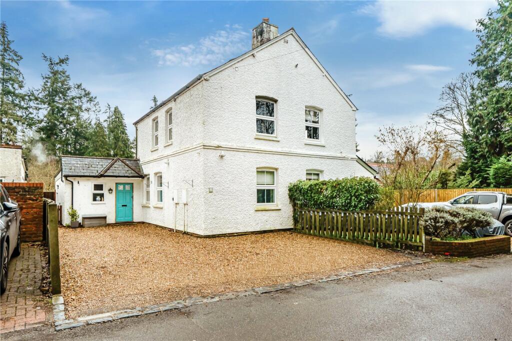 Main image of property: Hamlash Lane, Frensham, Farnham, Surrey, GU10